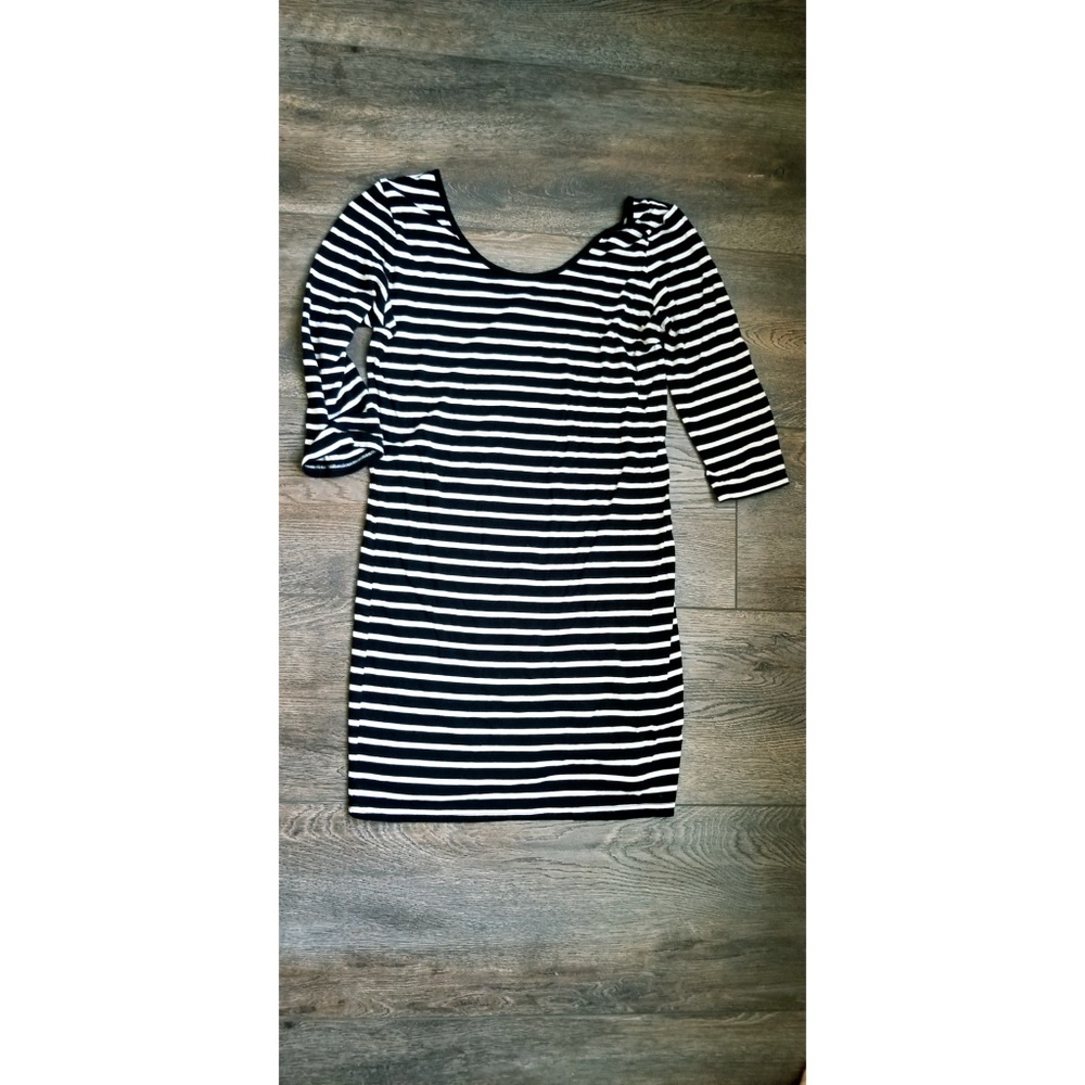 Scoop neck striped bodycon dress